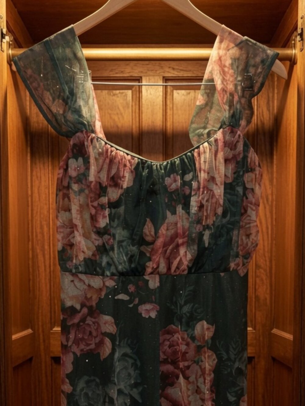Elegant Flowy Maxi Dress sz PL